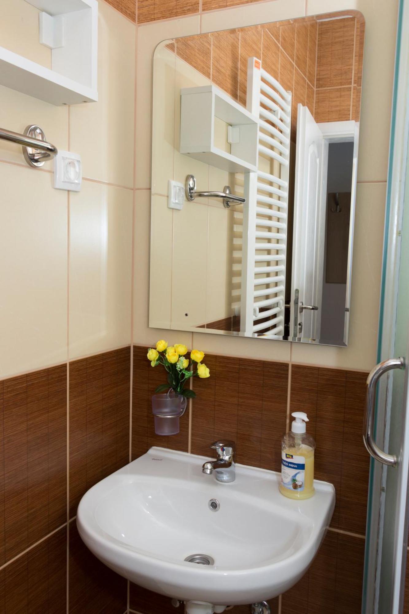 Kety Apartments Kragujevac Cameră foto